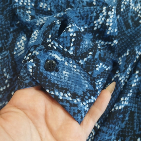 Nine west snake print blouse ,small size,brand new with tags - Picture 8 of 9